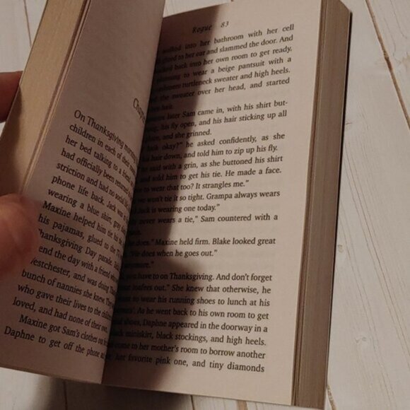 3/$13 Rogue By Danielle Steele Adult Fiction Paperback New - Picture 2 of 4